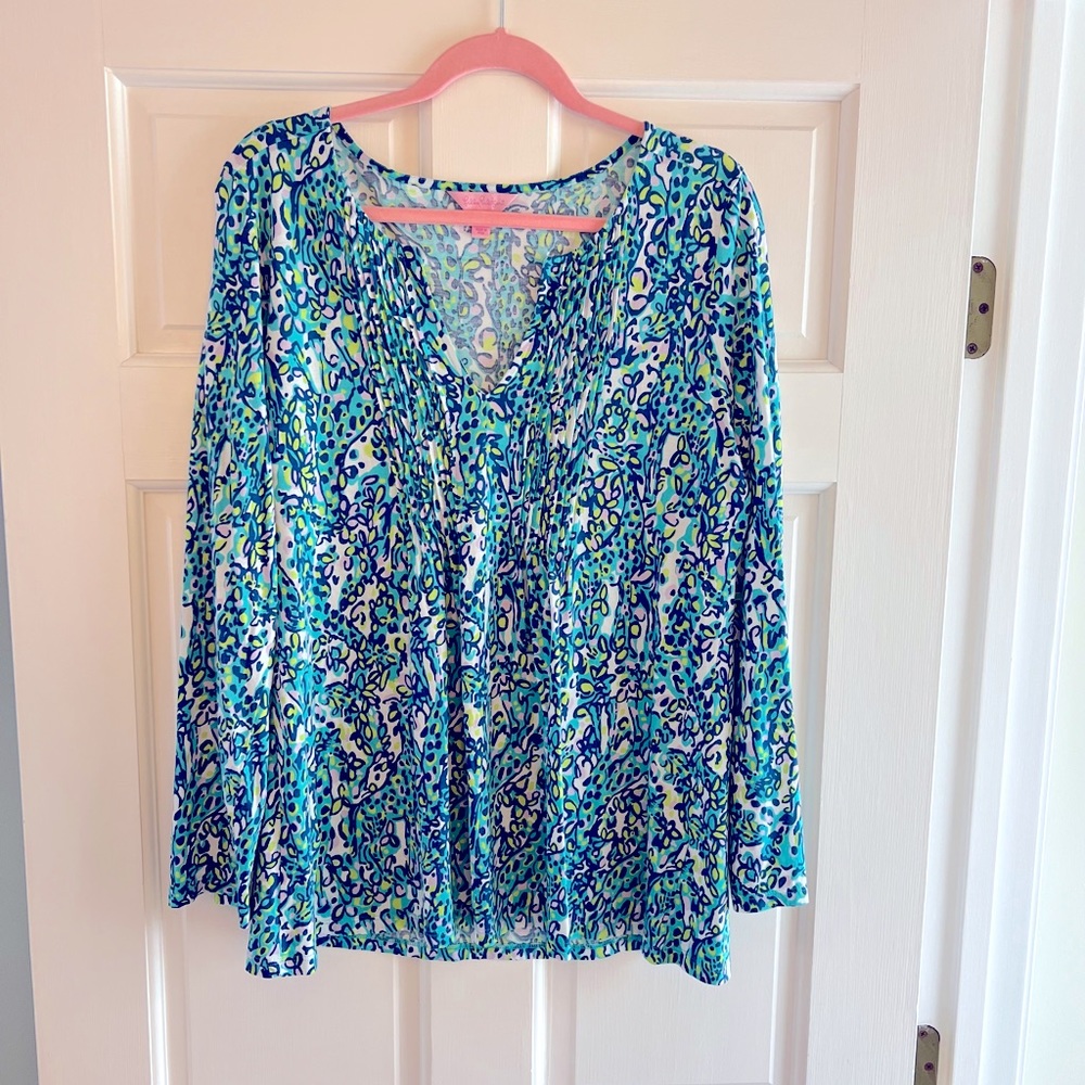 Lilly Pulitzer Tunic in Size L soft material